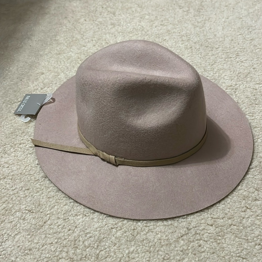 Mauve pink hat